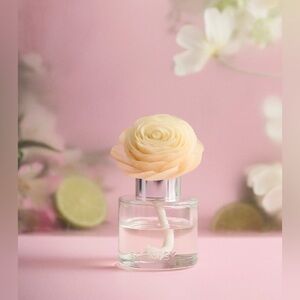 NEW SCENTSY FRAGRANCE FLOWER Bergamot and tuberose